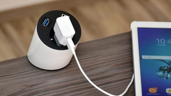 Apple Air tablet charger