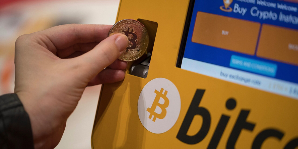 Texas Lawmaker Urges US Government to Put Crypto ATMs in Federal Buildings
